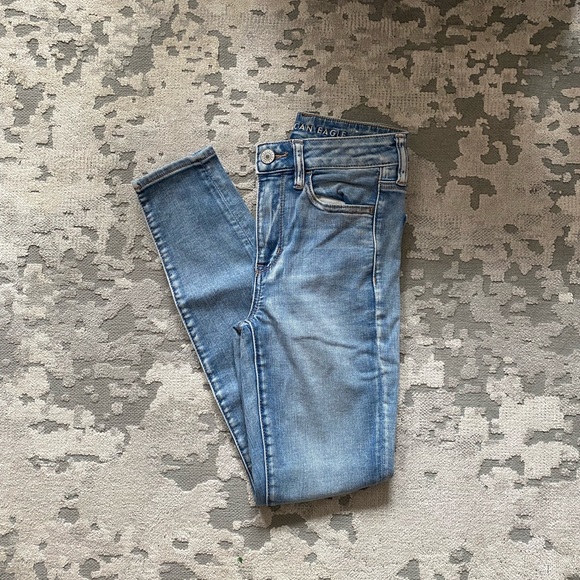 American Eagle Light Wash Stretch Skinny Jeans - Picture 1 of 4